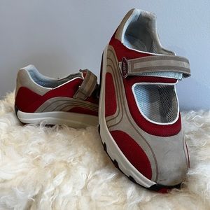 MBT Psysiological Footwear Leather Mary Jane Style Red and Taupe Size 8